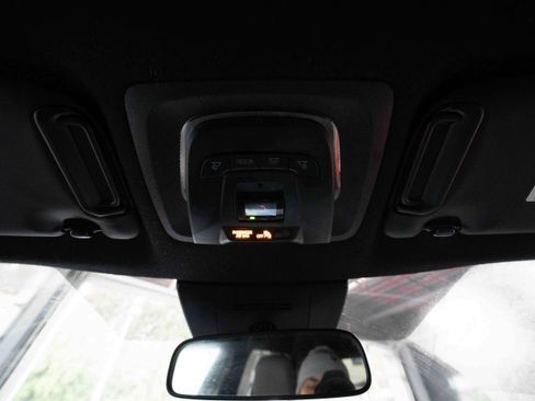 Used 2023 Toyota Corolla Cross SE image 18