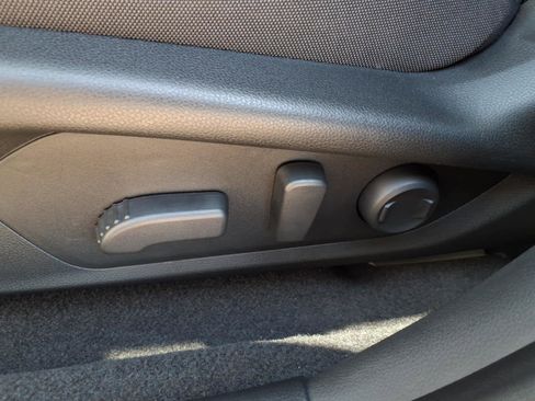 Certified 2025 Subaru Crosstrek 2.0i Premium image 29