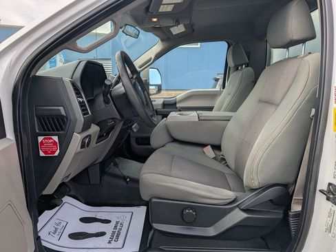 Used 2017 Ford F450 XL w/ Power Equipment Group image 18