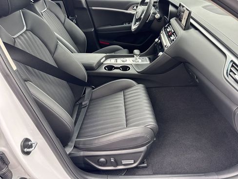 Used 2026 Genesis G70 2.5T Prestige image 13