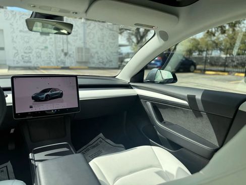 Used 2022 Tesla Model 3 image 18