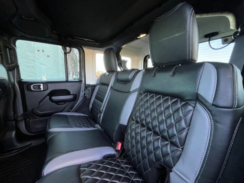 Used 2019 Jeep Wrangler Unlimited Sport S image 28