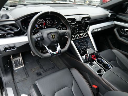 Used 2021 Lamborghini Urus image 13