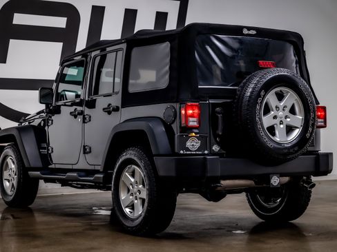 Used 2016 Jeep Wrangler Unlimited Sport w/ Quick Order Package 24S AWD/4WD image 34