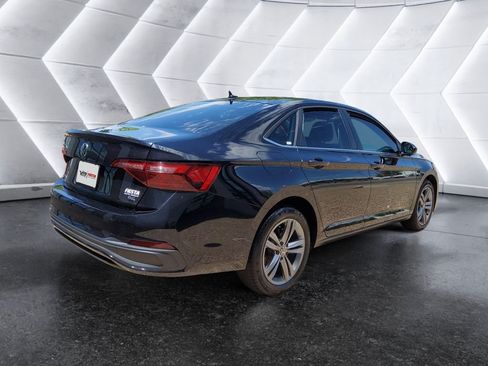 Used 2024 Volkswagen Jetta SE FWD image 4