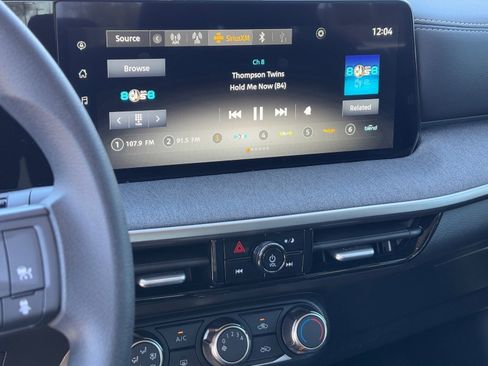 Certified 2025 Nissan Kicks SV image 22