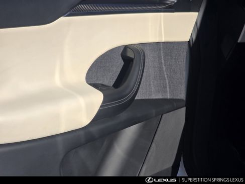 Used 2022 Tesla Model X Plaid image 11