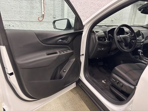 Used 2023 Chevrolet Equinox RS image 12