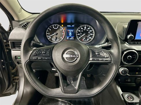 Used 2024 Nissan Sentra S image 9