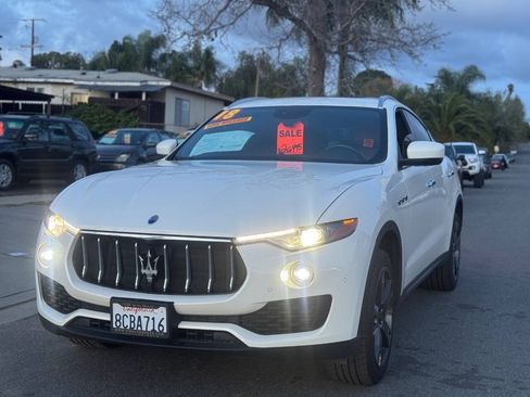 Used 2018 Maserati Levante S AWD/4WD image 4