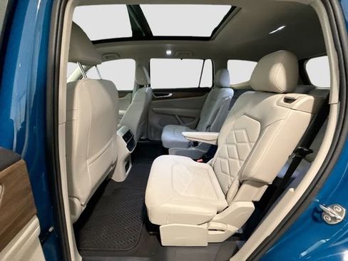 Used 2025 Volkswagen Atlas SE image 18