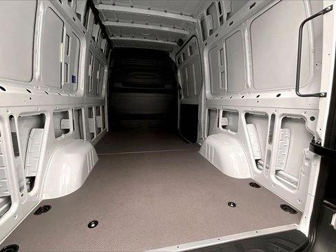 New 2025 Mercedes-Benz Sprinter 2500 image 10