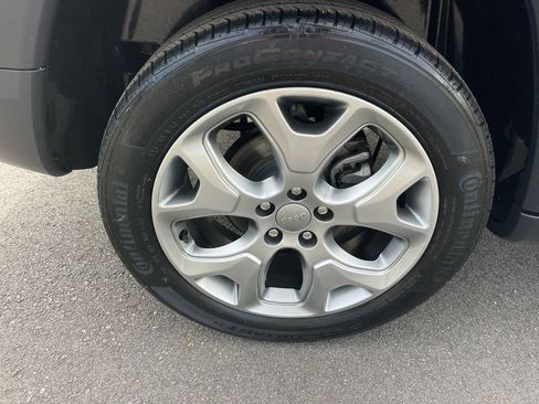 Used 2022 Jeep Compass Limited image 30