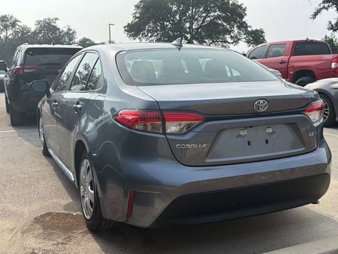 Used 2025 Toyota Corolla LE FWD image 9