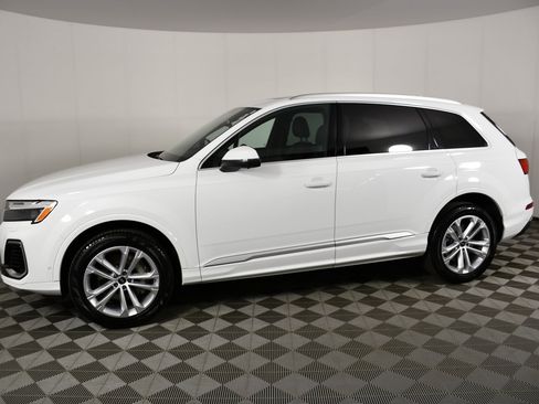 Used 2025 Audi Q7 3.0T Premium Plus AWD/4WD image 9