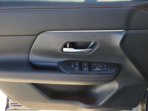 New 2026 Nissan Kicks SR w/ Cold Weather Package FWD image 18