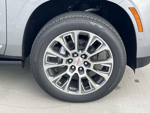 New 2026 GMC Yukon XL Denali w/ Denali Reserve Package AWD/4WD image 37