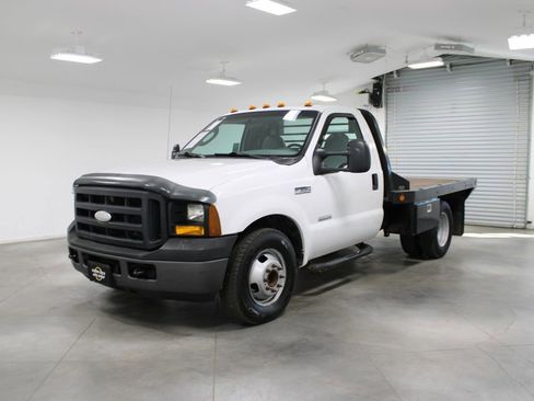 Used 2006 Ford F350 XL RWD image 3
