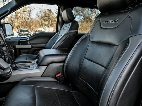 Used 2018 Ford F150 Raptor w/ Equipment Group 802A Luxury image 15