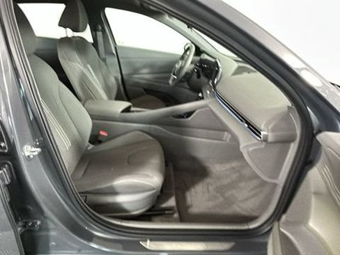 Certified 2024 Hyundai Elantra SEL w/ Convenience Package FWD image 30