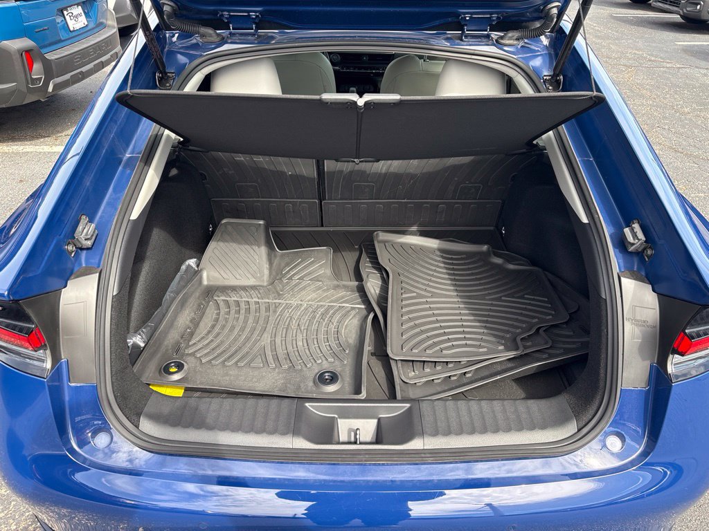 Used 2026 Toyota Prius XLE FWD image 24