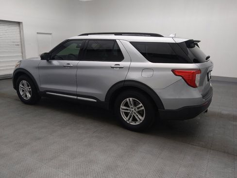 Used 2020 Ford Explorer XLT w/ Equipment Group 202A image 3