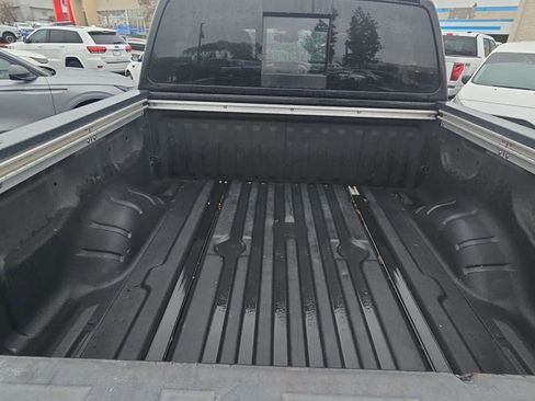 Used 2017 Nissan Titan PRO-4X w/ Pro-4x Convenience Package image 10