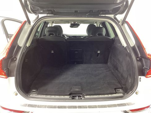 Used 2021 Volvo XC60 T8 Inscription Expression w/ Advanced Package image 33