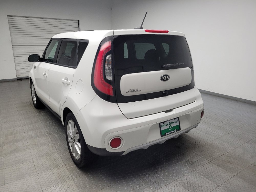 Used 2019 Kia Soul + w/ Primo Package FWD image 5