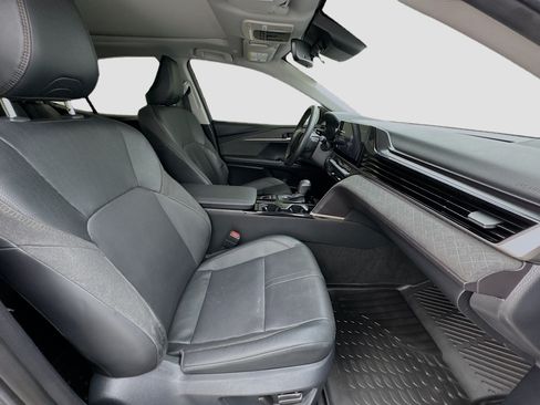 Used 2025 Toyota Camry XLE FWD image 20
