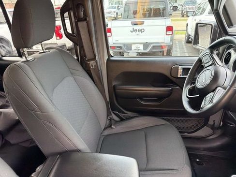 Used 2021 Jeep Gladiator Sport AWD/4WD image 13