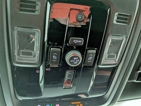 New 2026 GMC Yukon XL Denali w/ LPO, Floor Liner Package image 30