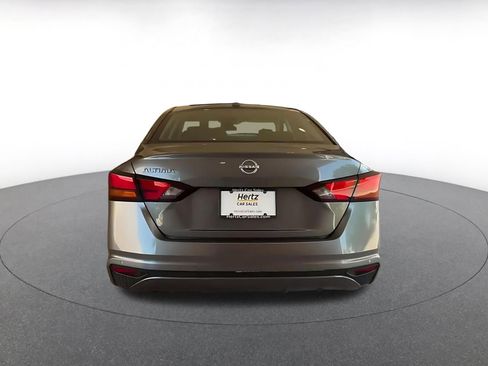 Used 2025 Nissan Altima 2.5 SV FWD image 11