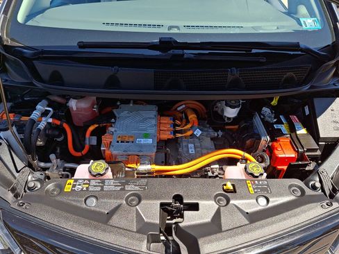 Used 2020 Chevrolet Bolt Premier w/ Infotainment Package FWD image 28