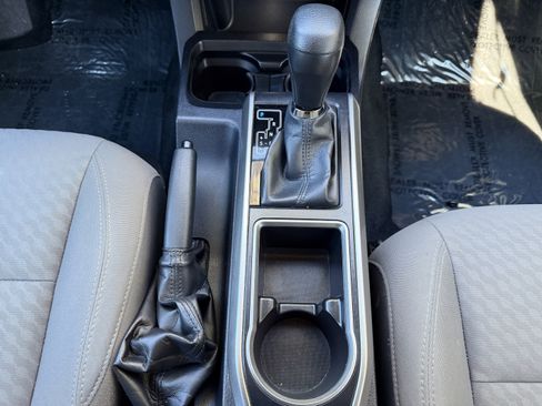 Used 2020 Toyota Tacoma SR5 image 23