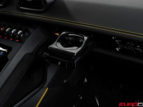 Used 2021 Lamborghini Huracan EVO RWD image 35