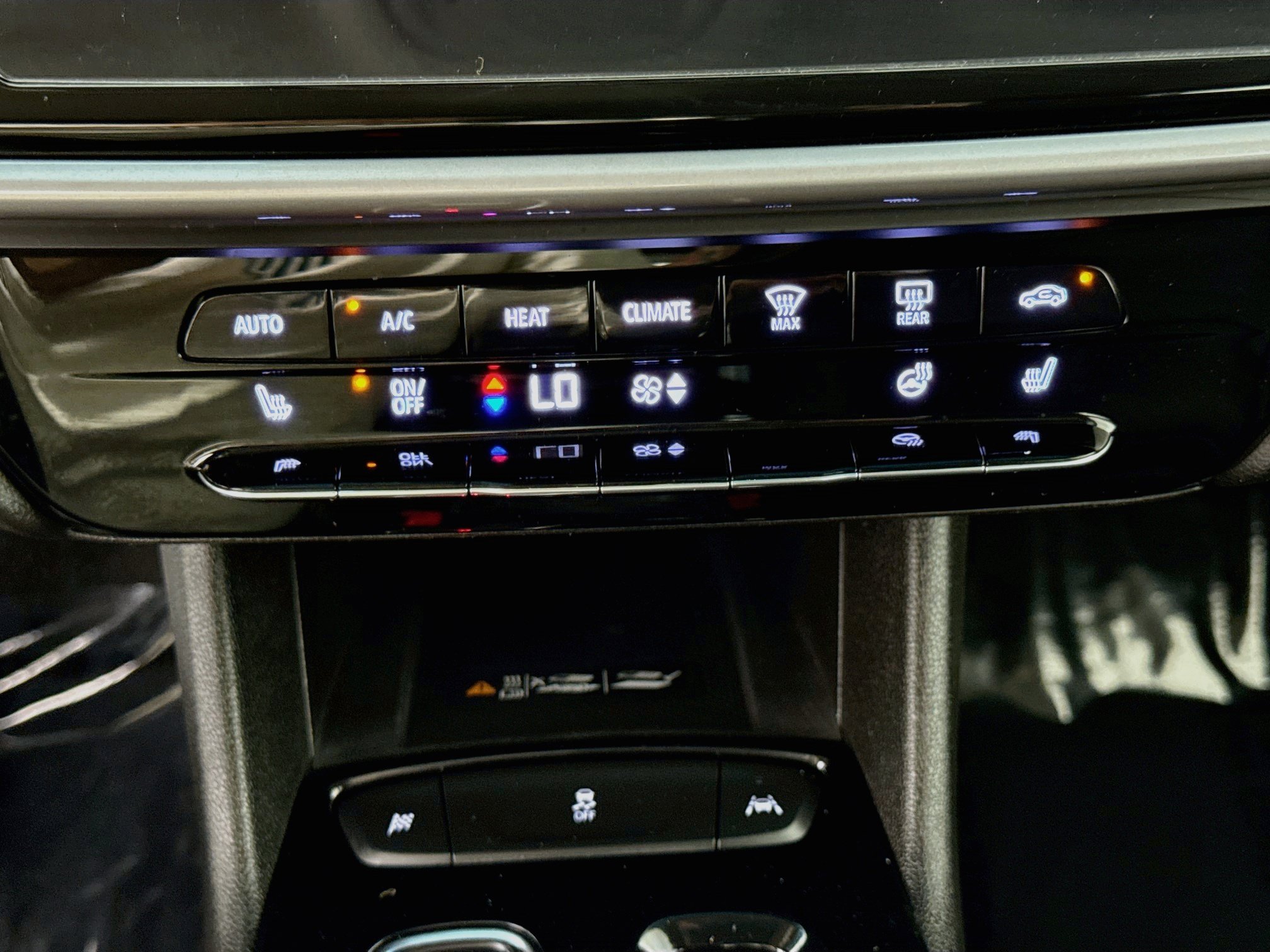 Used 2023 Chevrolet Bolt LT w/ Infotainment Package FWD image 17