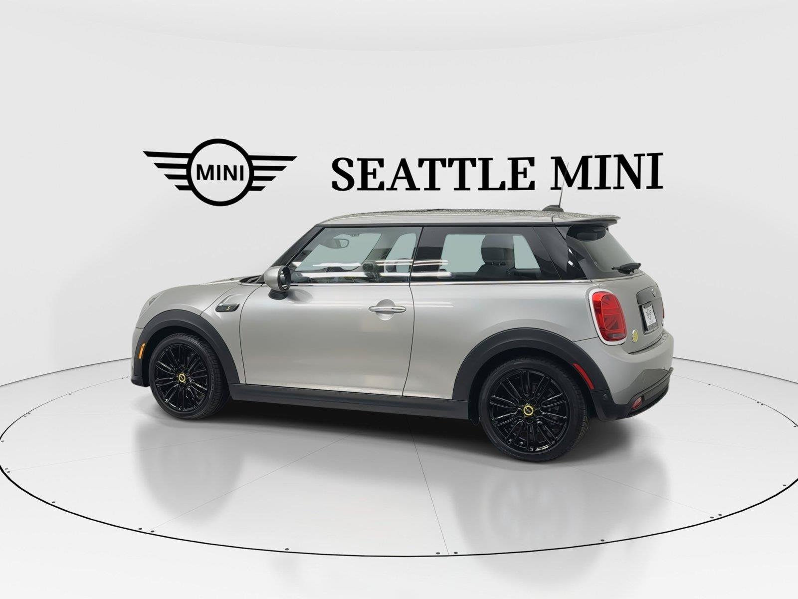 Used 2024 MINI Cooper SE FWD image 7