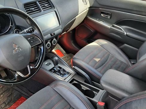 Used 2018 Mitsubishi Outlander Sport SE image 4