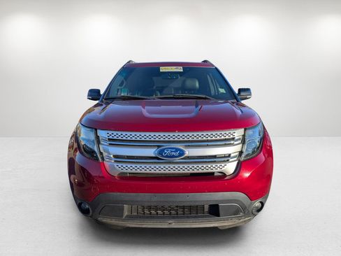 Used 2013 Ford Explorer XLT image 2