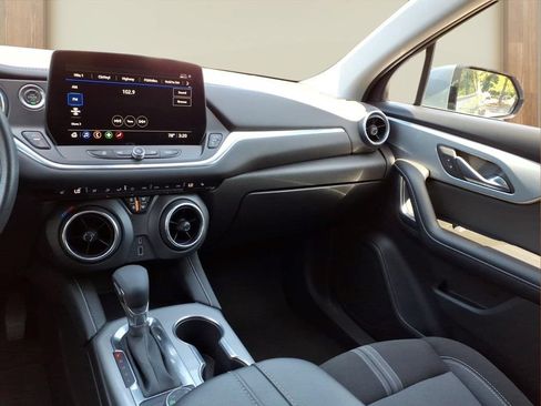 Certified 2025 Chevrolet Blazer LT AWD/4WD image 26