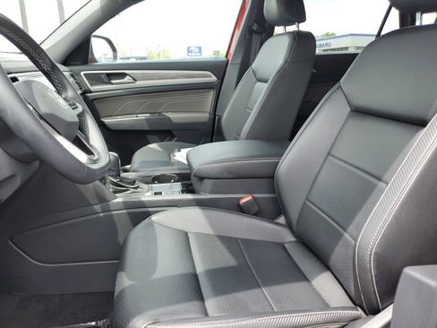 Used 2022 Volkswagen Atlas Cross Sport SE image 13