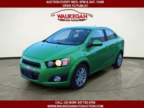 Used 2015 Chevrolet Sonic LT FWD image 1