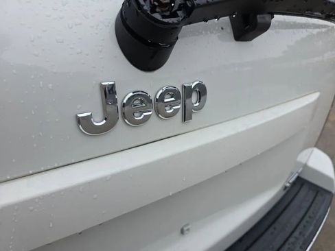 Used 2008 Jeep Grand Cherokee Limited w/ Trailer Tow Group IV image 10