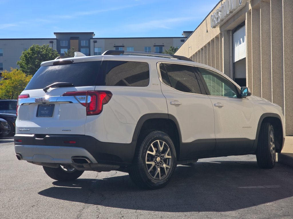 Used 2023 GMC Acadia SLT AWD/4WD image 18