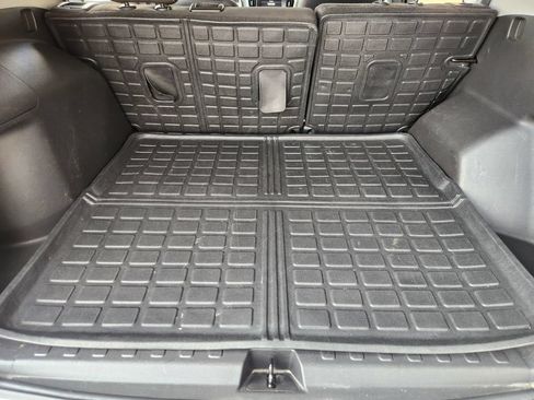 Used 2022 GMC Terrain SLE w/ Driver Convenience Package FWD image 35