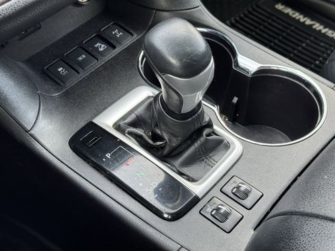 Used 2016 Toyota Highlander XLE image 32