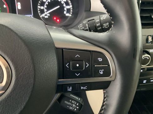 Used 2023 Lexus GX 460 Premium w/ Premium Package image 12