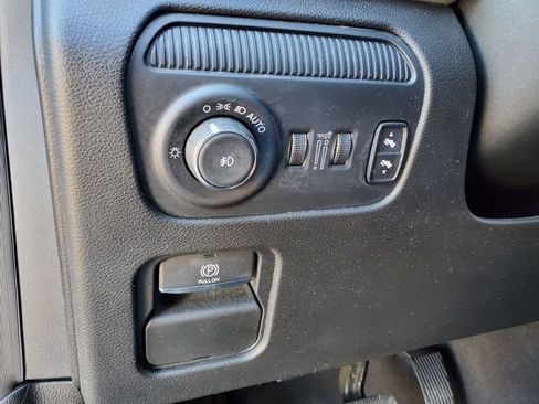 Used 2024 Jeep Wagoneer L Series II w/ Flexible Seating Group image 15