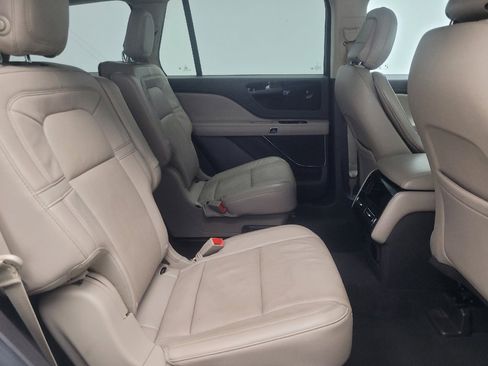 Used 2020 Lincoln Aviator Reserve w/ Elements Package Plus AWD/4WD image 19